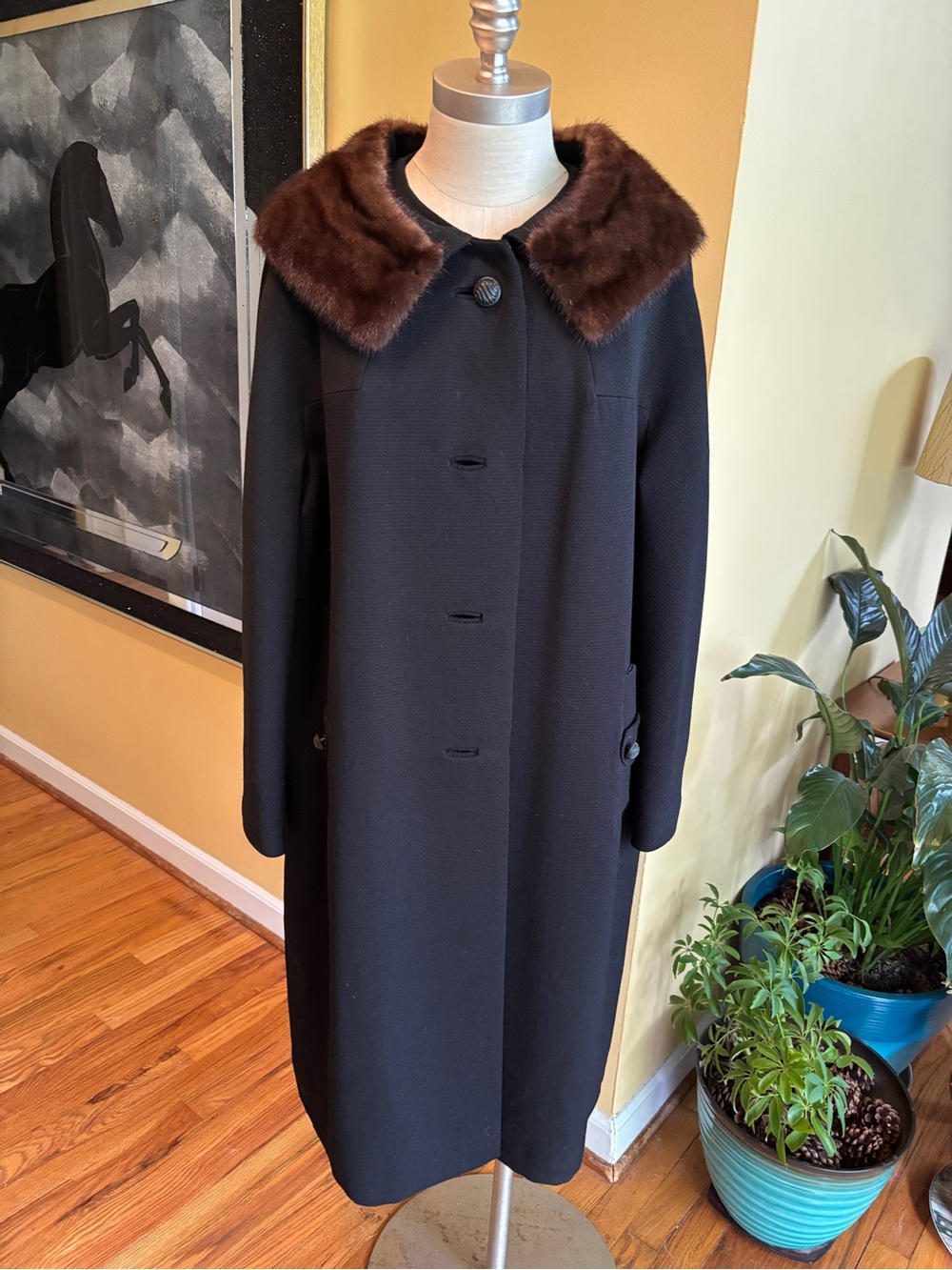 vintage black coat with fur collar